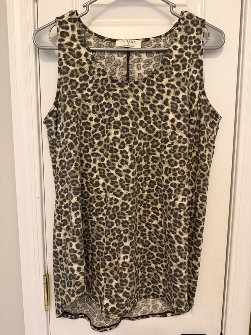Zenana Outfitters Leopard Print Sleeveless Camisole in Brown and Black